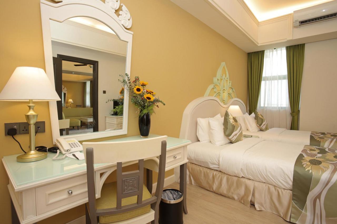 Himawari Hotel Apartments Phnom Penh Exterior photo