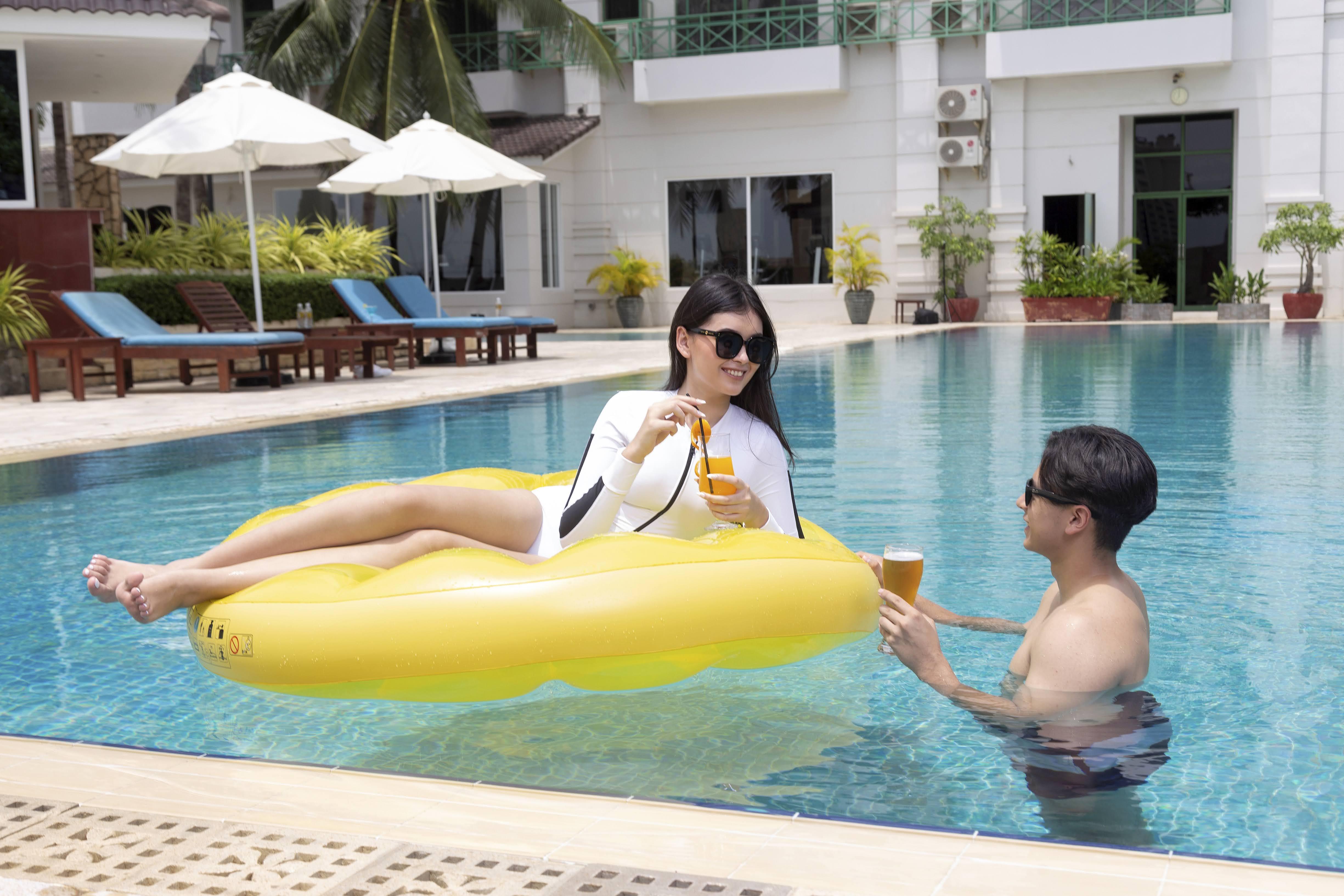 Himawari Hotel Apartments Phnom Penh Exterior photo