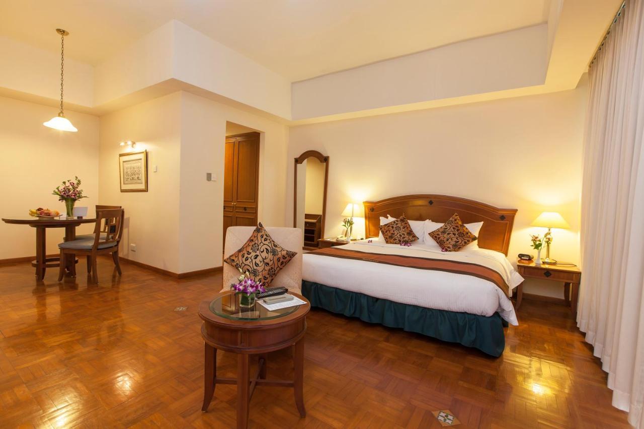 Himawari Hotel Apartments Phnom Penh Exterior photo