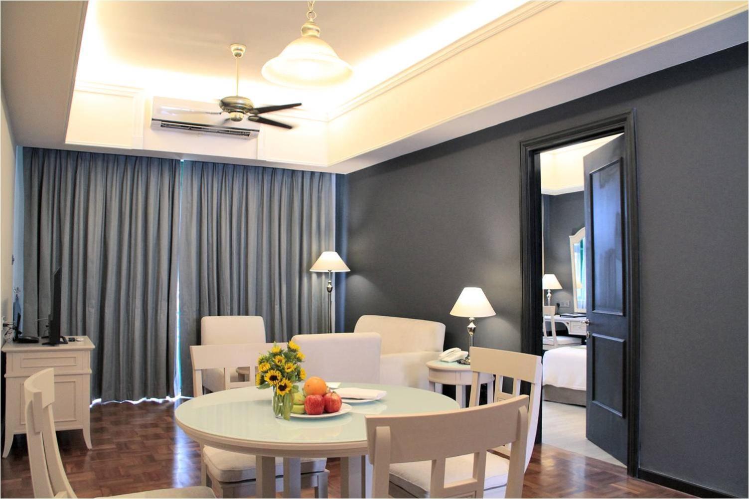 Himawari Hotel Apartments Phnom Penh Exterior photo