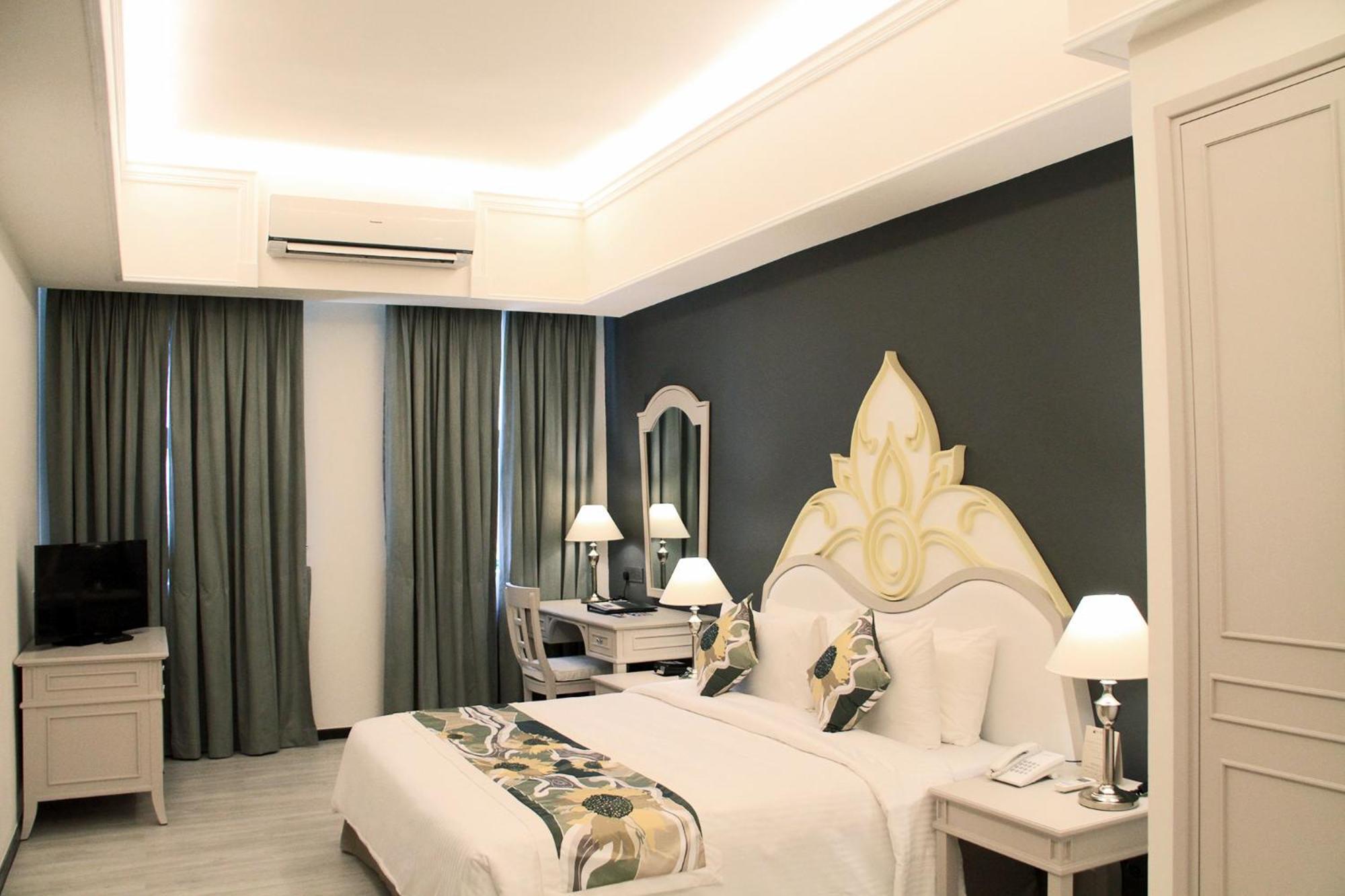Himawari Hotel Apartments Phnom Penh Exterior photo