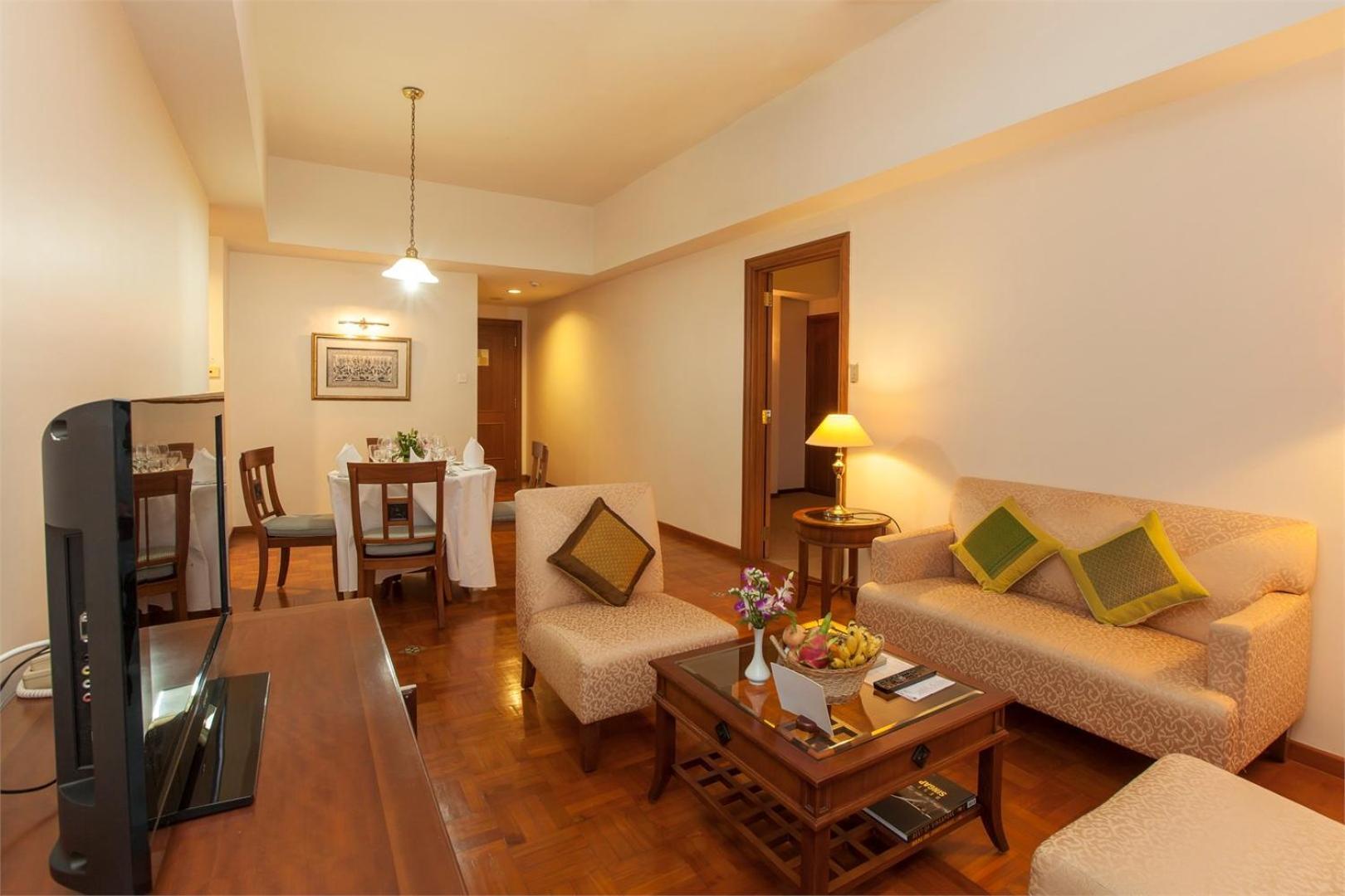 Himawari Hotel Apartments Phnom Penh Exterior photo